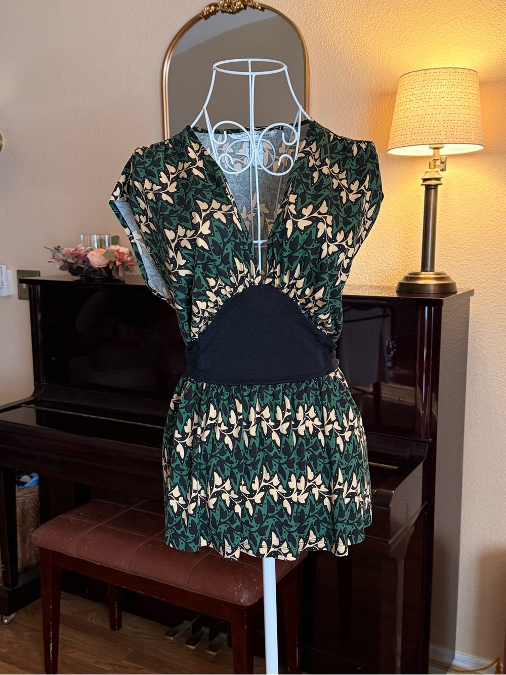 Diane Von Furstenberg Tie Blouse size Large